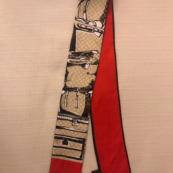 Louis Vuitton Neck Tie - Picture 4 of 7